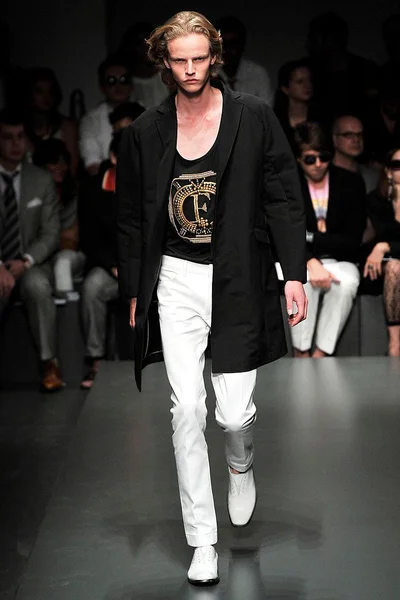 Look 20